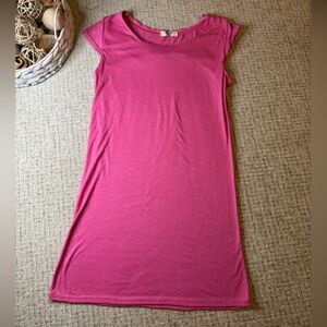 Super cute! Pink dress size small
Could be used as a beach cover up as well!